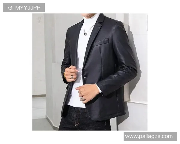 足球明星休闲西装时尚秀场展现个性魅力与运动风范的完美结合